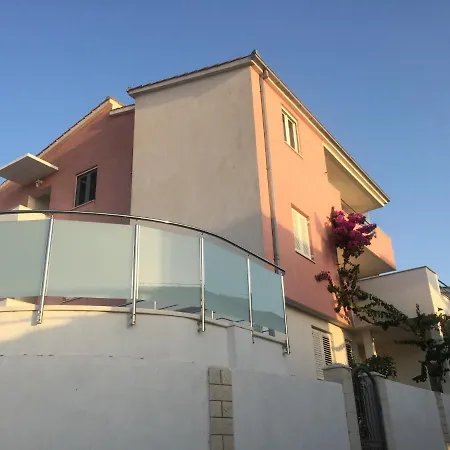 Apartment Linda Seaview&pool Razanj